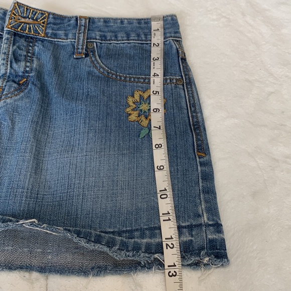 LEVI’S Button Fly Floral Embroidered Denim Mini Skirt - Picture 4 of 16
